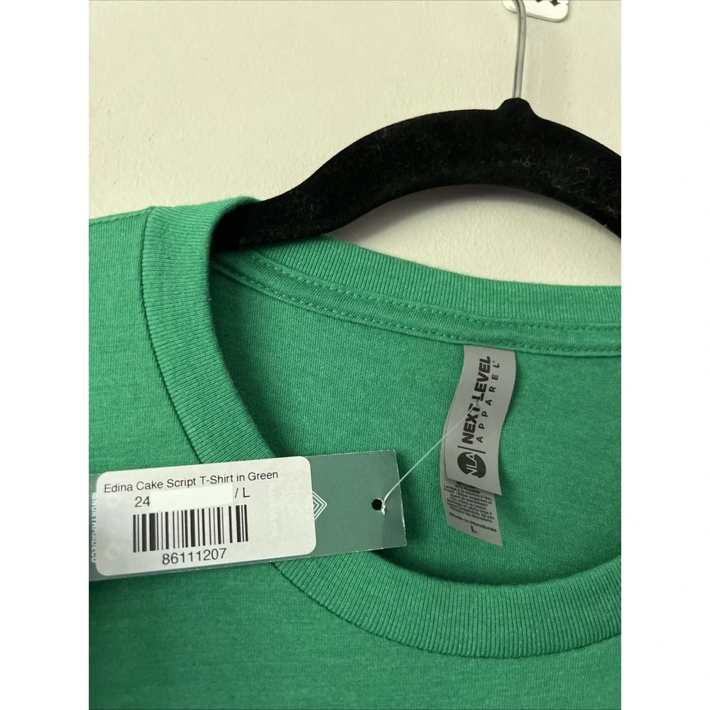 Northmade Co T-Shirt Edina MN Cake Script in Green NWT Size Large Cake Eater